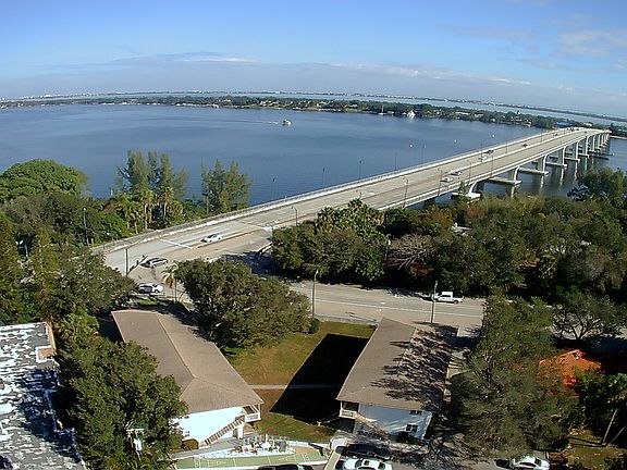 5th image of 666 SE Saint Lucie Blvd #9