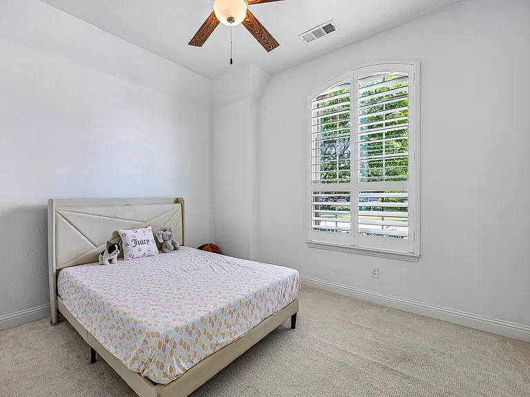808 Parkland Dr — Photo 23