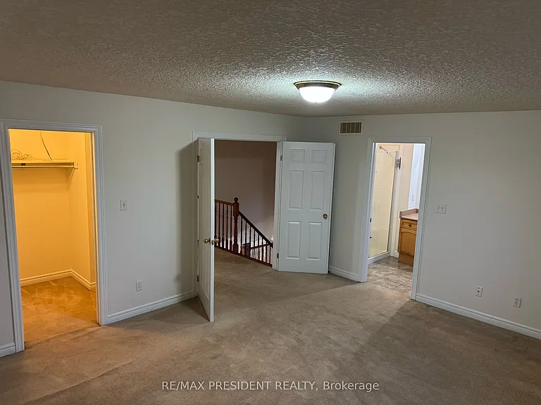 14 Peachwood Cres — Photo 5
