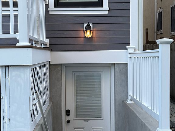 2nd image of 54 Hudson St Unit 2