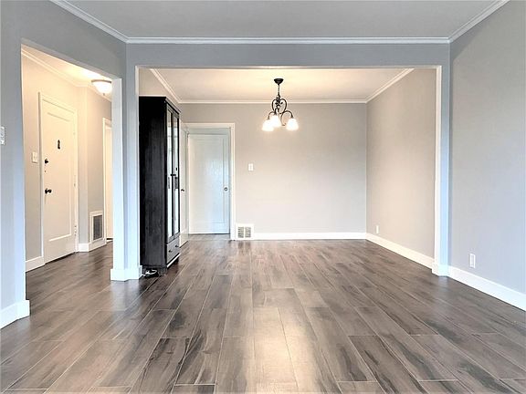 3rd image of 3632 Irving St