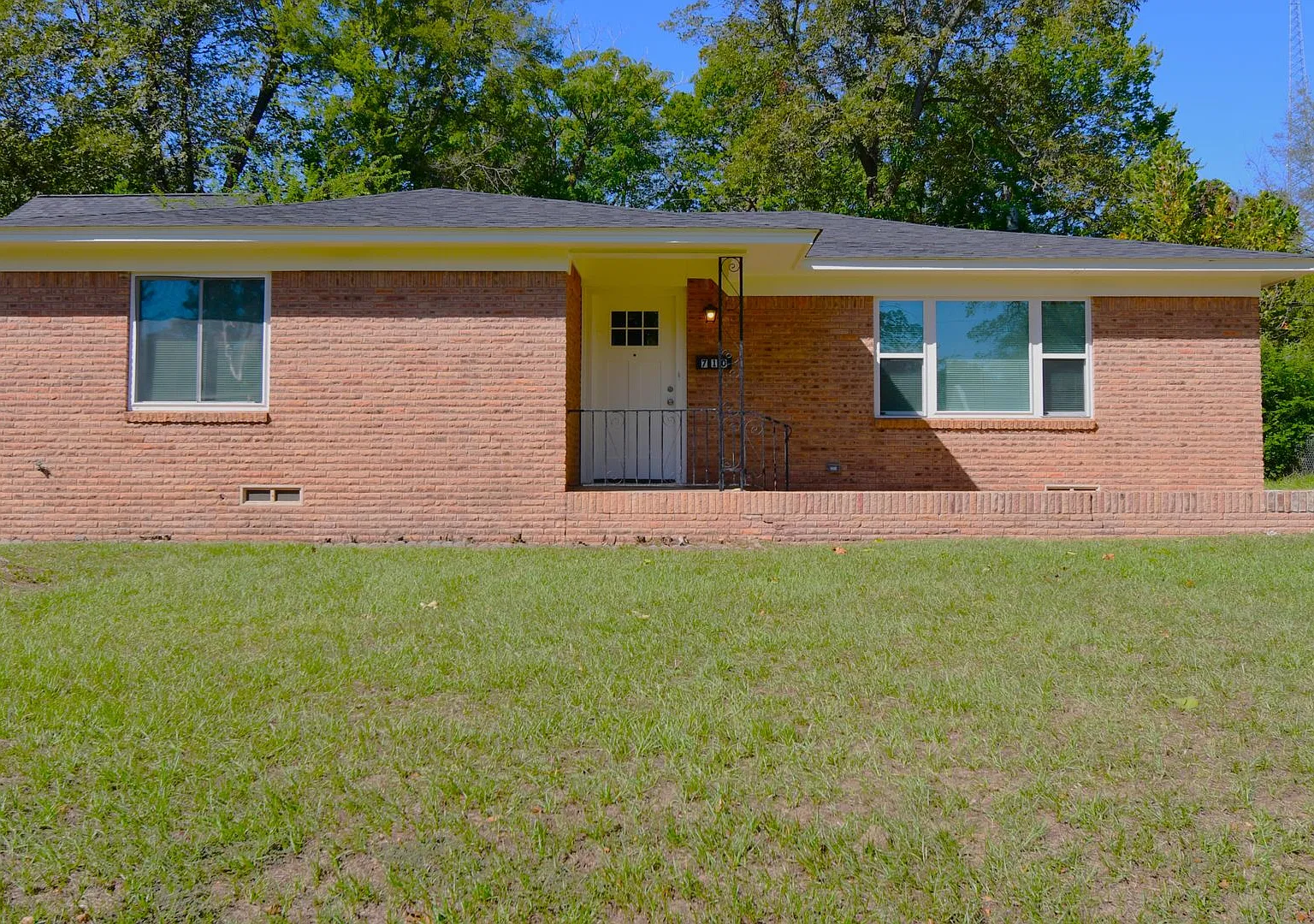 Newly Renovated Three Bedroom-2 Bathroom Brick Home! — Photo 1
