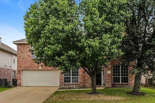 2504 Frontier Dr Photo 1