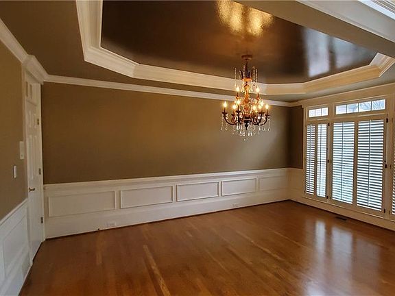 5th image of 2810 Sugarloaf Club Dr