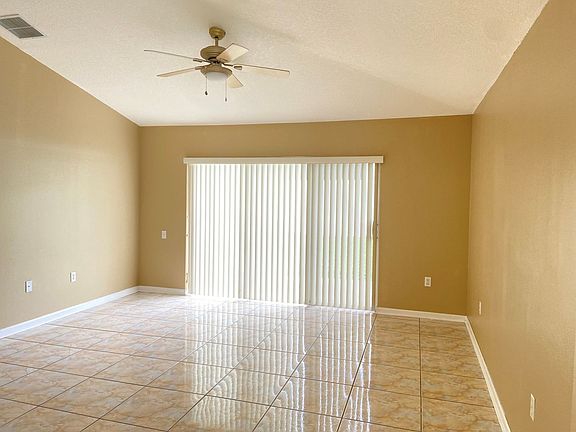 3rd image of 3208 Herons Point Cir