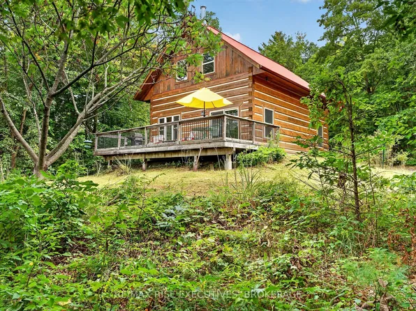 202 Deans Island Rd, Rideau Lakes, ON K0G 1E0