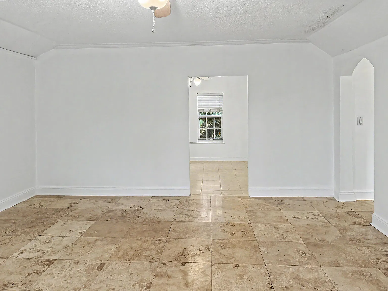 2 bed, 2.0 bath, 1100 sqft, $2,600 — Photo 4