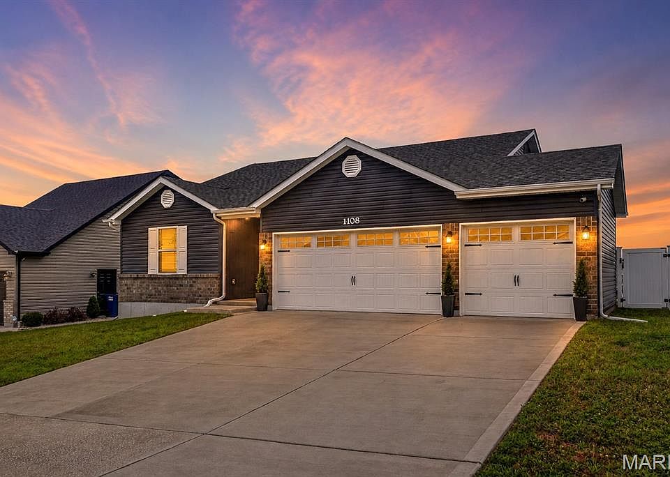 1st image of 1108 Baseball Dr