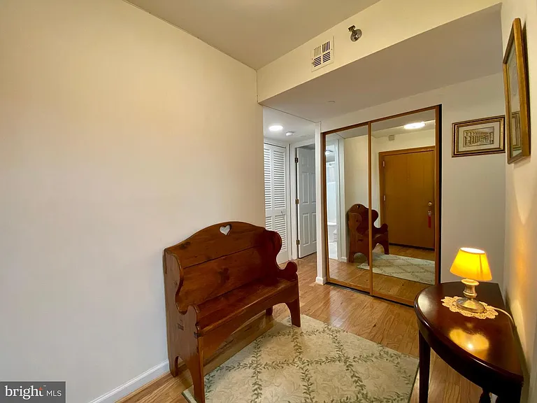 1301 N Ct #812 — Photo 20