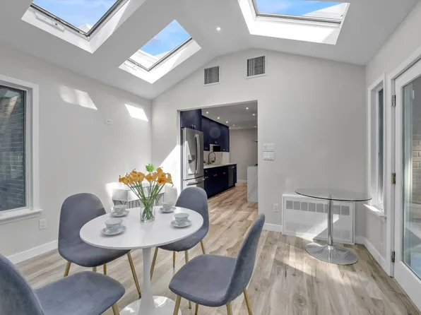 219-44 Peck Avenue image 8 of 32