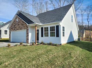 131 Brooks Cove Rd, Black Mountain, NC 28711
