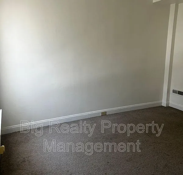 441 Walnut St — Photo 6