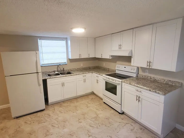 3805 N Whittier St — Photo 9