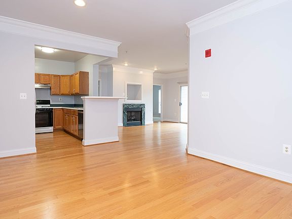 4th image of 11338 Westbrook Mill Ln Unit 202