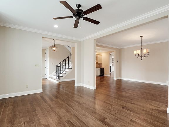 4th image of 1826 Enclave Hollow Ln E