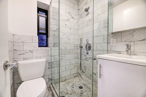 Rented by REAL New York | media 33