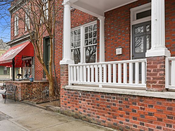 3rd image of 3 1/2 N Mulberry St #3
