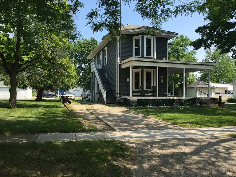 116 N Kinney Ave #1/2 — Photo 2