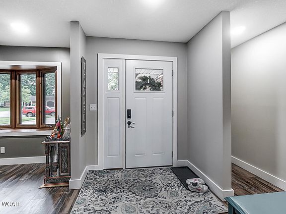 5th image of 713 Beechwood Pl