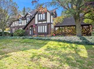 3010 Oak Hollow Dr SE, Grand Rapids, MI