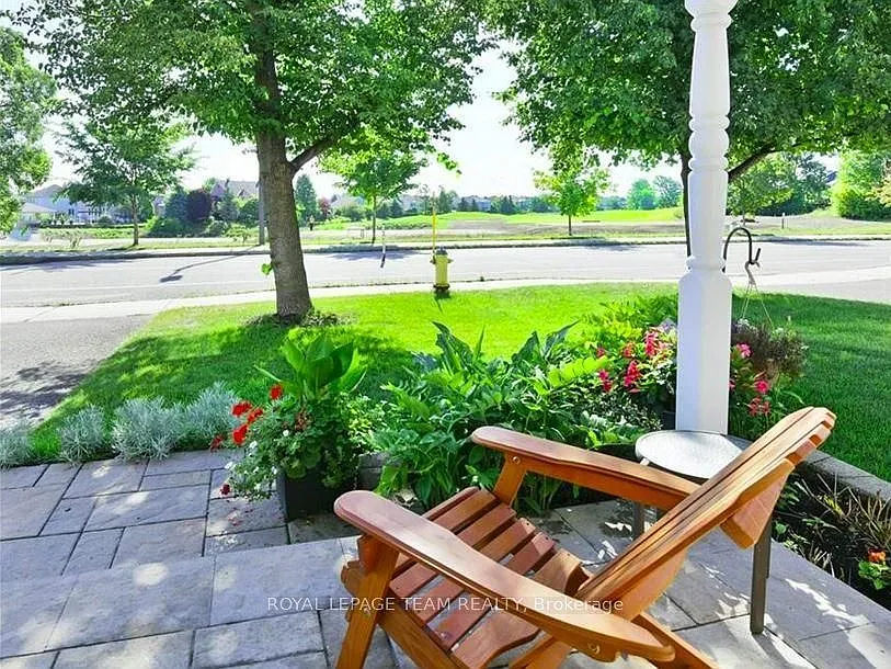 Building Photo - 32 Riverstone Dr N