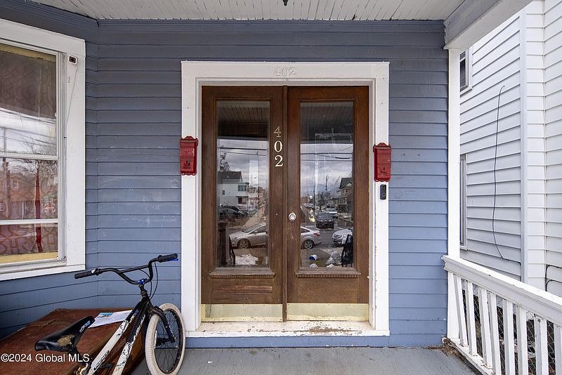 2nd image of 402 2ND Avenue
