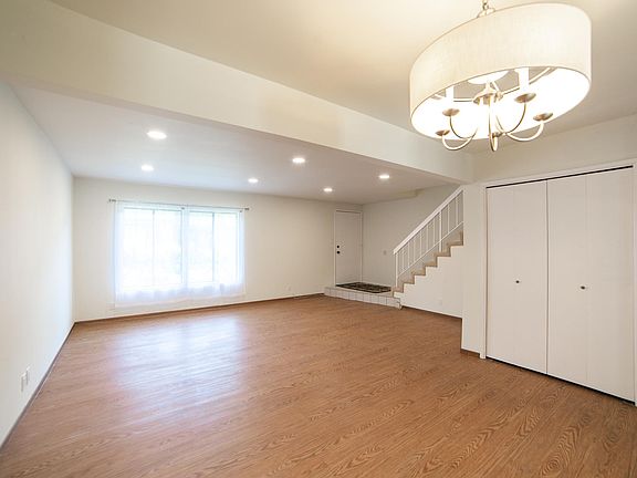 4th image of 9743 Reseda Blvd Unit 3