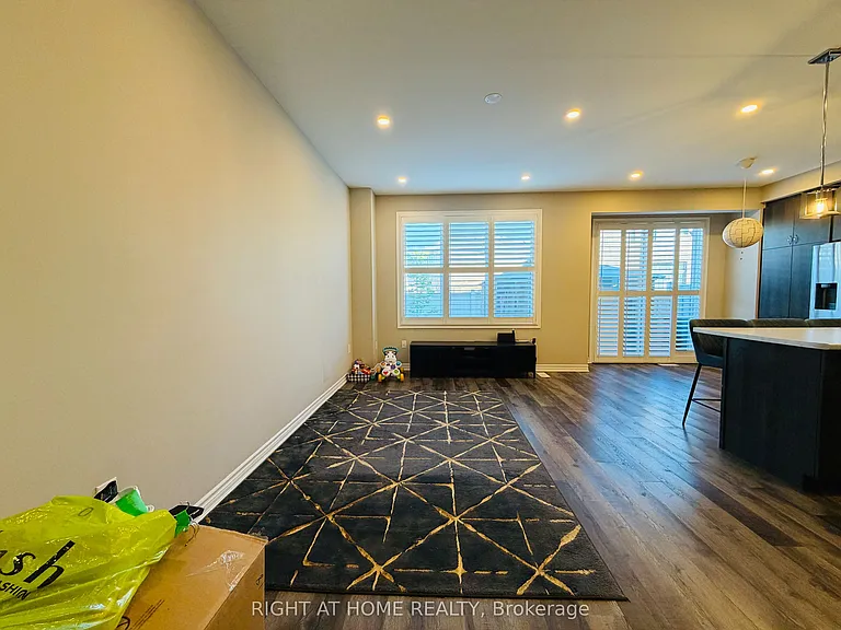 567 Bellflower Ct — Photo 4
