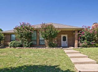 1607 Mayflower Dr, Carrollton, TX 75007