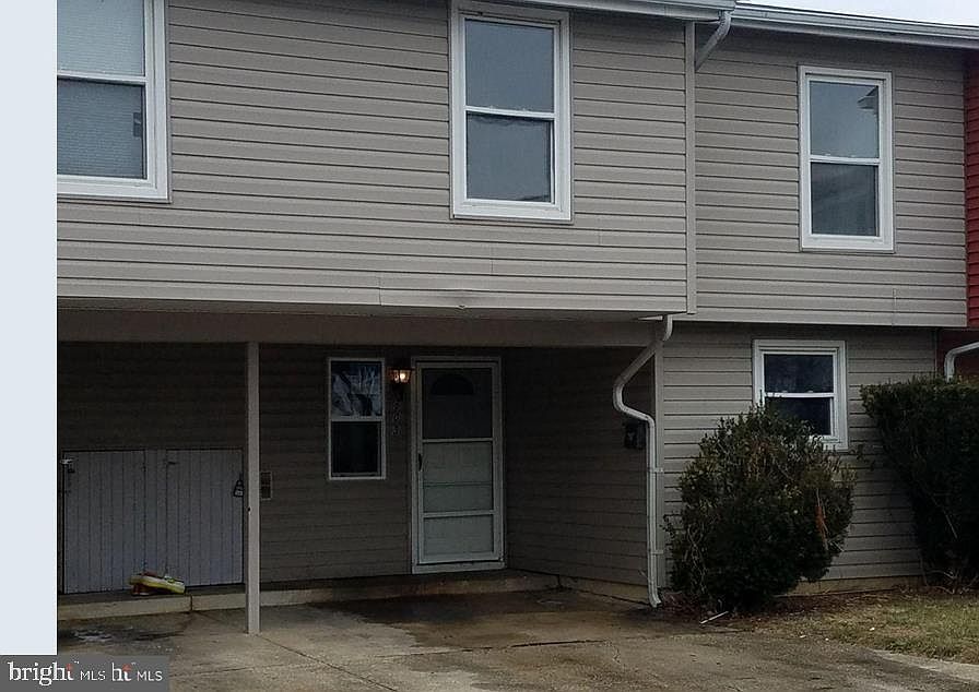 1st image of 603 Greenbriar Ln