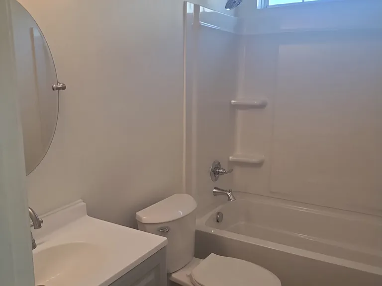 420 Poplar St #B — Photo 6