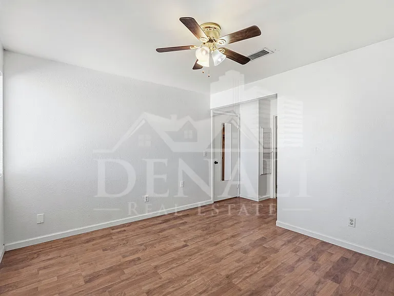 808 S Langley Ave #201 — Photo 13