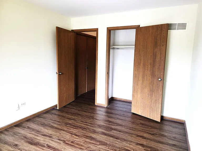 9234 Windsor Pkwy #0 — Photo 12