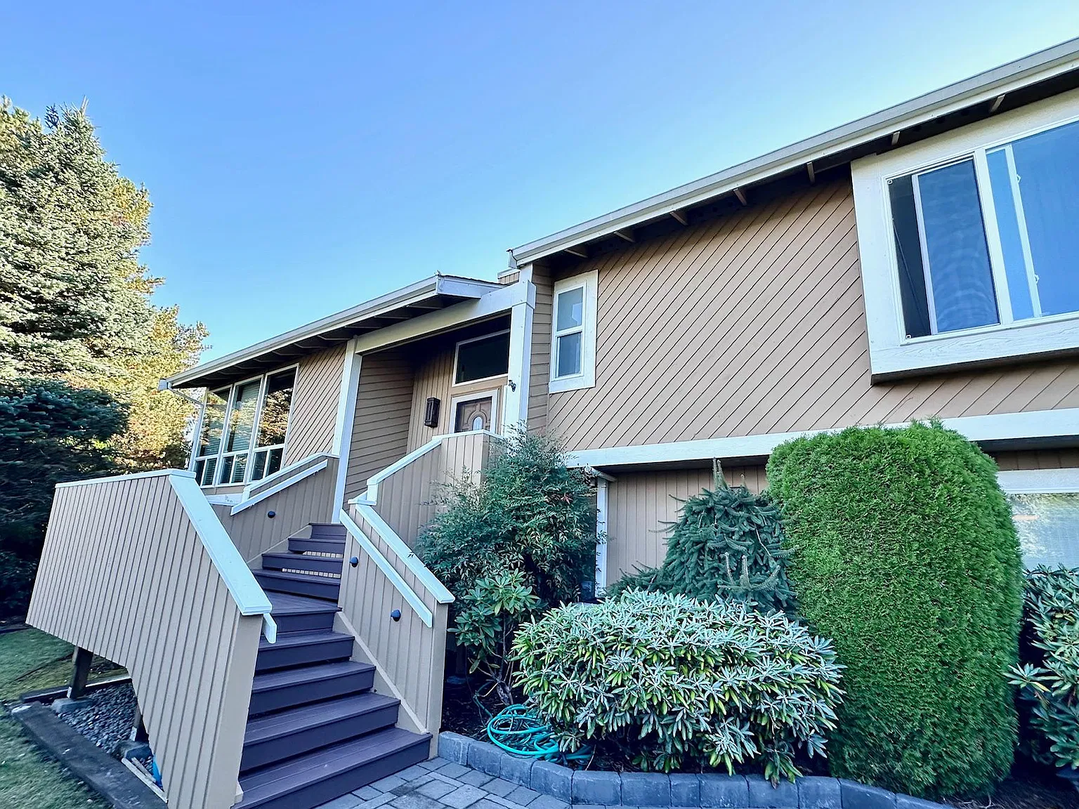4 bed, 2710 sqft, $4,150 — Photo 2