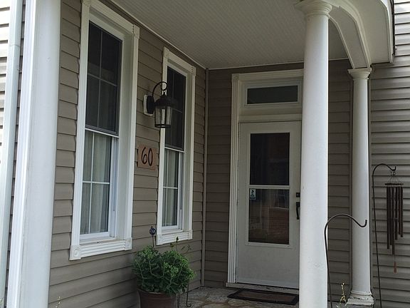 Corner entrance