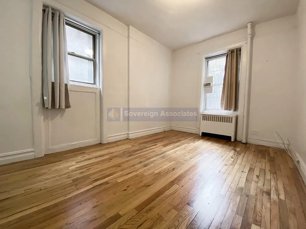 936 West End Avenue — Photo 1