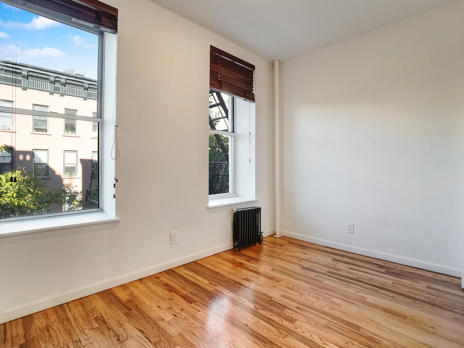 364 West 51st Street — Photo 4