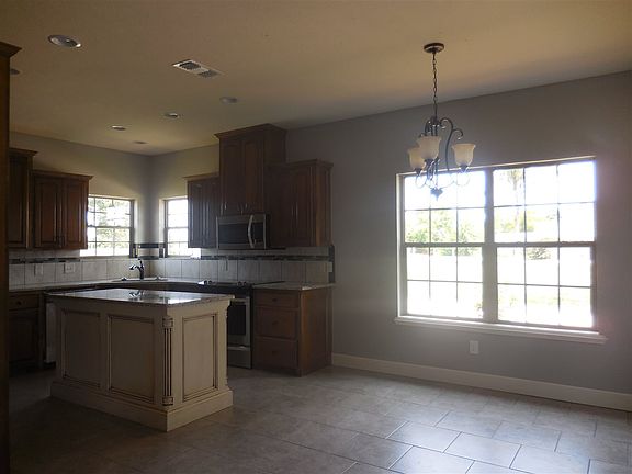 4th image of 5706 Country Hills Dr