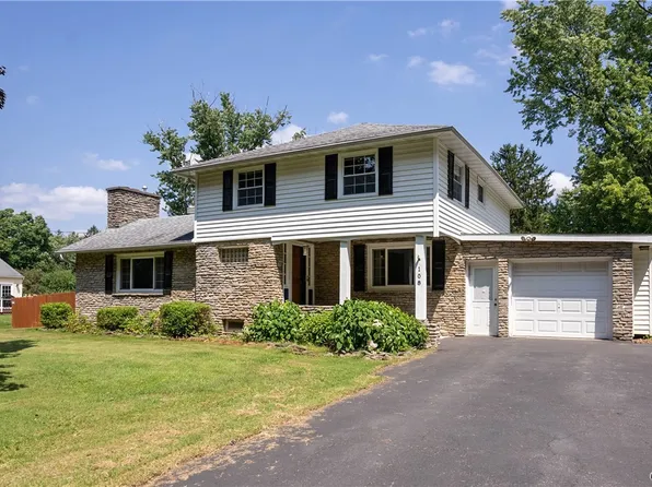 108 Munro Dr, Camillus, NY 13031