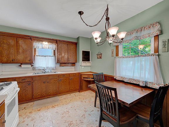 5th image of 4851 Camden Ave N