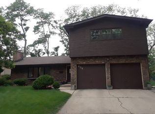 654 Hickory Dr, Itasca, IL 60143