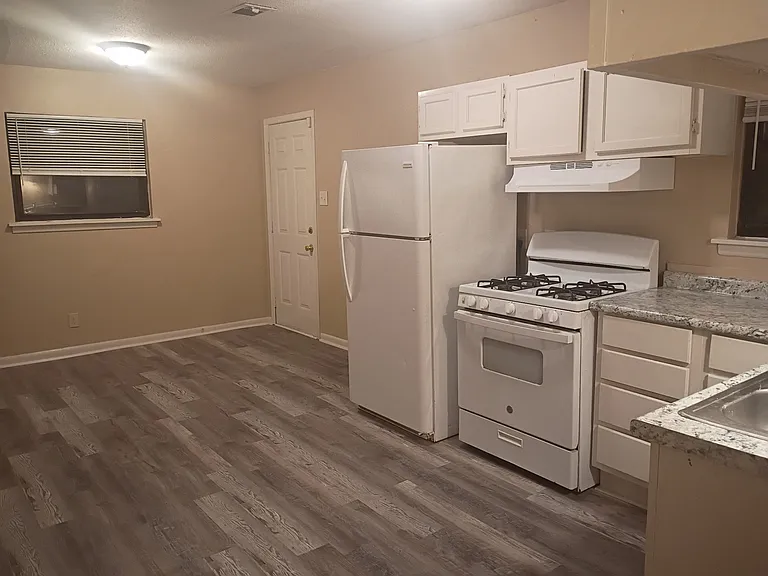 508 Ellen Dr — Photo 8