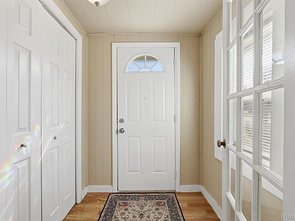2nd image of 2335 Holmes Rd