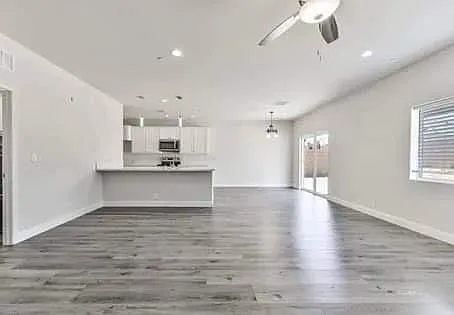 401 Abigail St — Photo 13