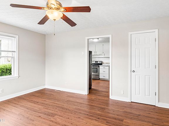 4th image of 1457 Belmont Dr