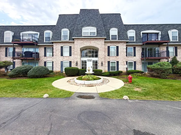 5000 Carriageway Dr APT 205, Rolling Meadows, IL 60008