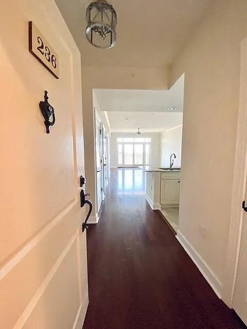 1 bed, 1.5 bath, 925 sqft, $3,400 — Photo 4