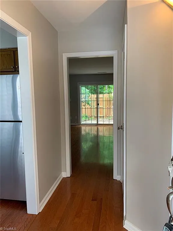 2 bed, 2.5 bath, $1,500 — Photo 4