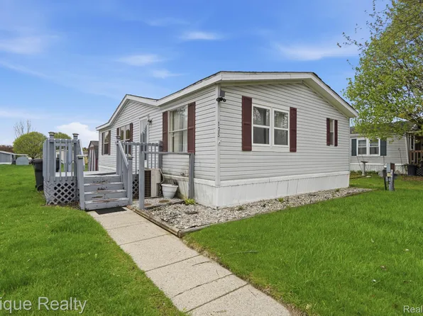 135 Hunters Rill, Lapeer, MI 48446