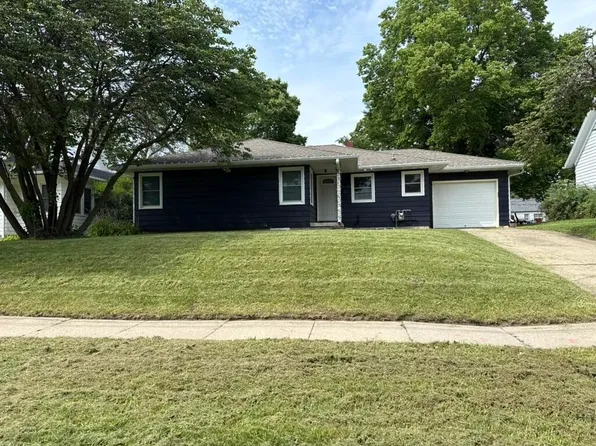 2625 Knapp St, Ames, IA 50014